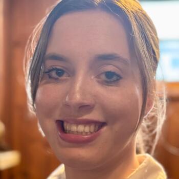 Babysitter in Ascot: Francesca