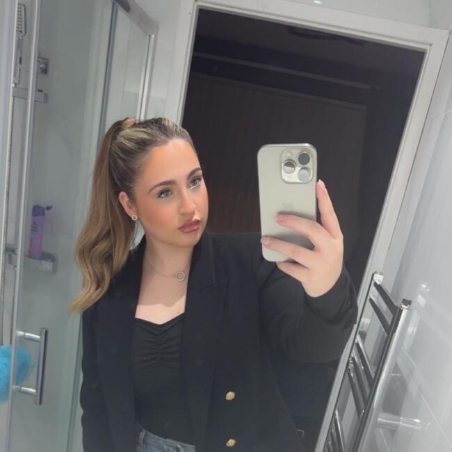 Babysitter in Liverpool: Lauren