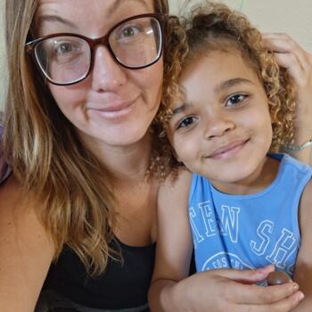 Babysitter in Shirley (New York): Melanie