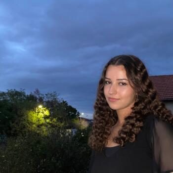Baby-sitter Saint-Bonnet-de-Mure: Ines