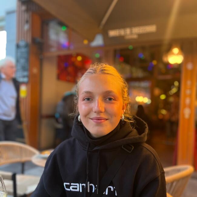 Babysitter in Etterbeek: Lison