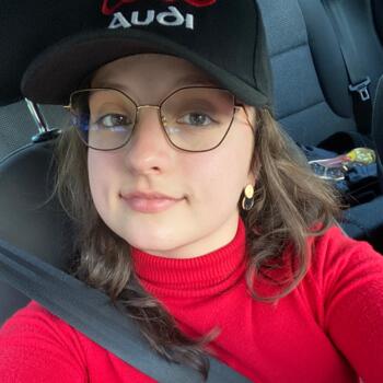 Babysitter Paços de Ferreira: Helena