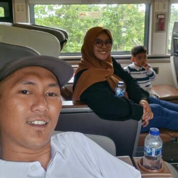 Babysitting job in South Tangerang: babysitting job Yudha