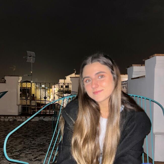 Nanny in Poblado de San Lorenzo: Claudia