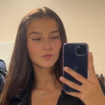 Babysitter in Židlochovice: Nella