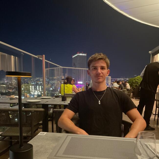 Babysitter in Ornex: Valentin