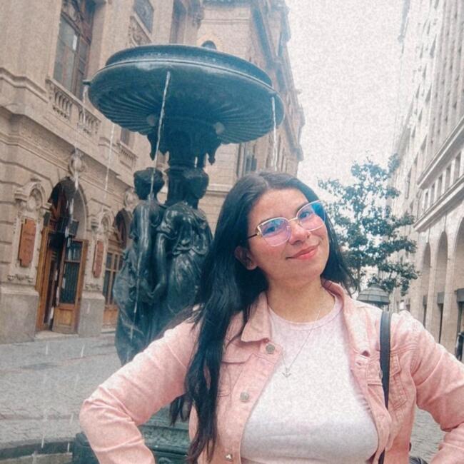 Babysitter in Puente Alto: Gia