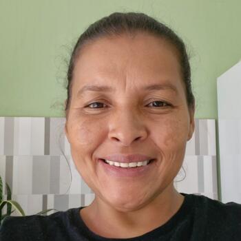 Babysitter Sorocaba: Sara