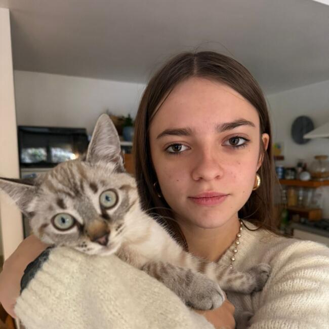 Babysitter in Cursan: Cloe