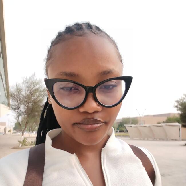 Babysitter in Doha: JULIA