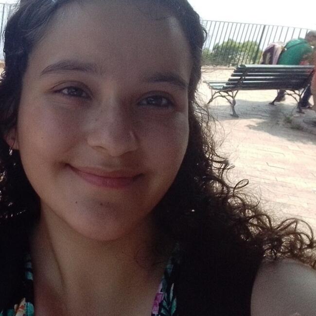 Babysitter in Kennewick: Violeta