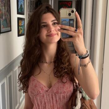 Babysitter in Paris: Julia