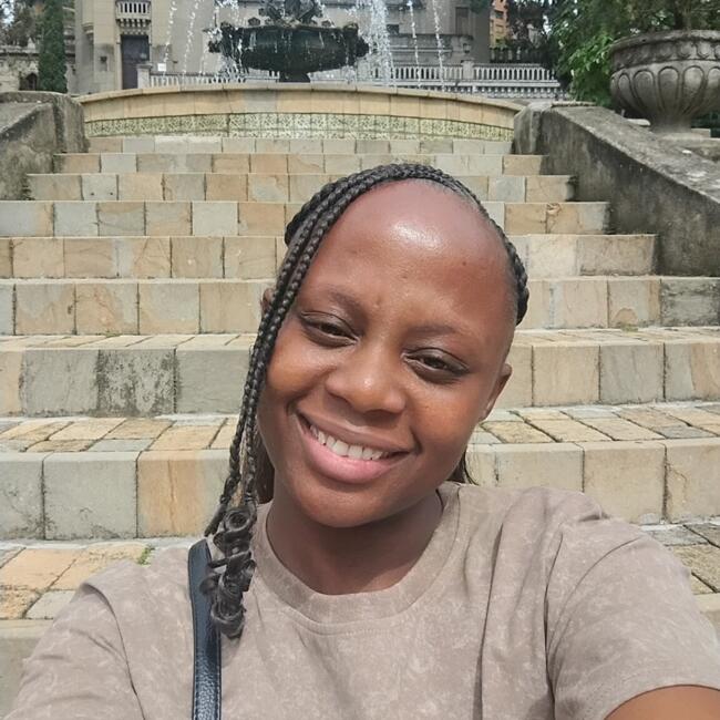 Babysitter in Bello: Yaremi