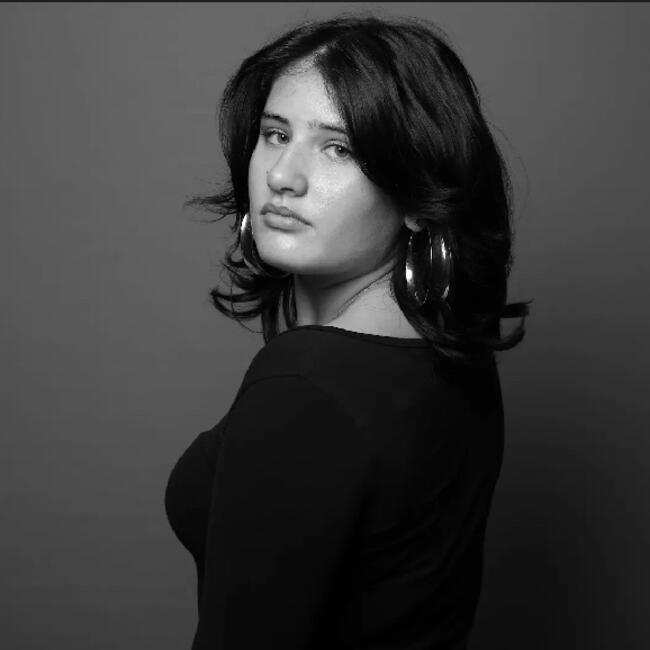 Babysitter in Pessac: Luna