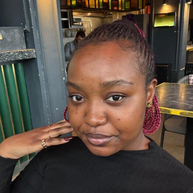 Babysitter in Esenyurt: Thandeka