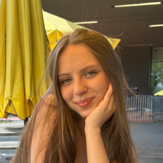 Babysitter in Mogosoaia: Kristina