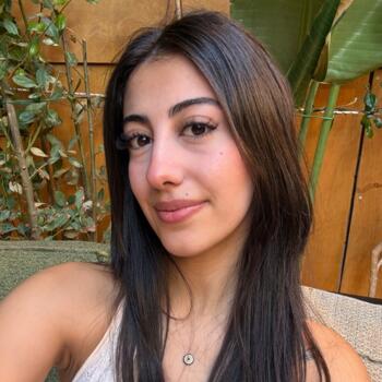 Babysitter Greece (historical region): Bahar Bellou