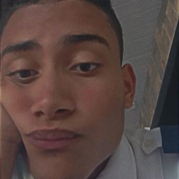 Niñera en Caracas: Angel