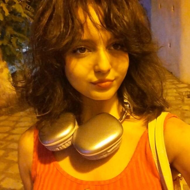 Babysitter in Poitiers: Yosra