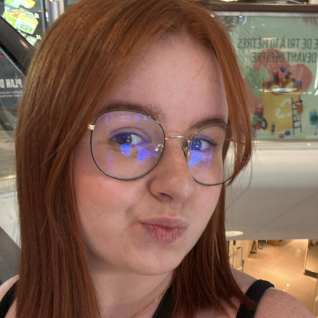 Babysitter in Saint-Fons: Alyson