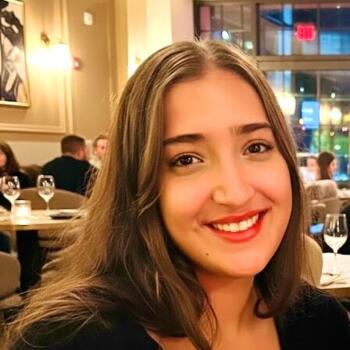 جليسة أطفال في رباط: Hiba