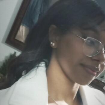 Babysitter em Parchal: Lara