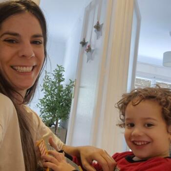 Babysitter Stade: Nati Babysitter Spanish