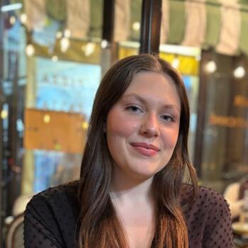 Babysitter in Meyzieu: Camille