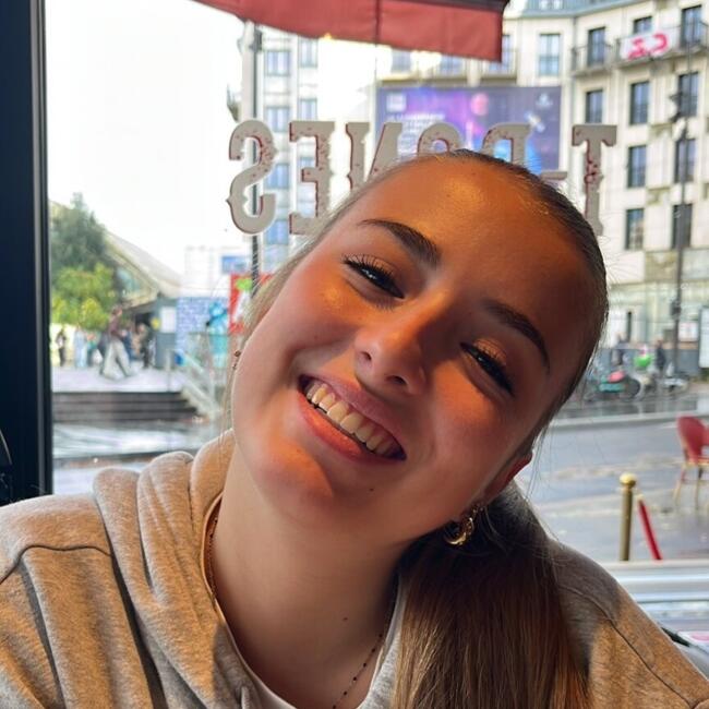 Babysitter in La Rochelle: Sweety