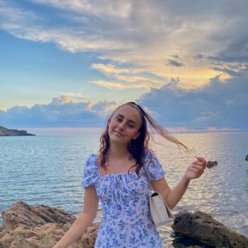 Babysitter in Six-Fours-les-Plages: Kim