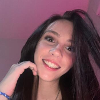 Babysitter in Sainte-Eulalie: Sarah