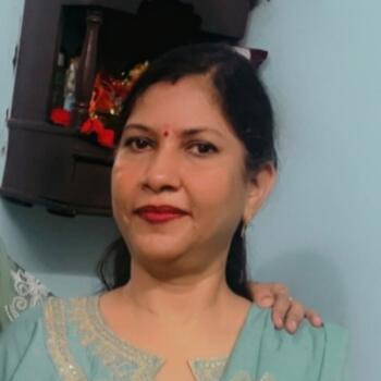 Babysitter in Delhi: Arti