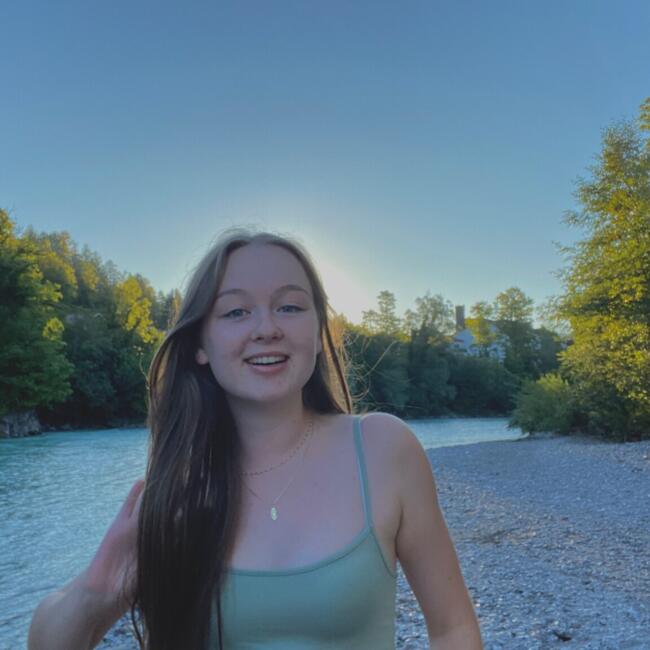 Babysitter in Arlon: Victoria