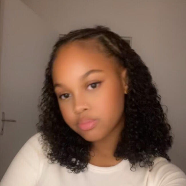 Babysitter in Saint-Sébastien-de-Morsent: Mathy