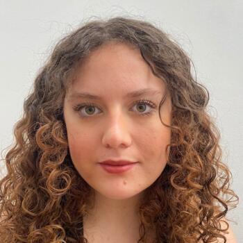 Babysitter in Paris: Nina