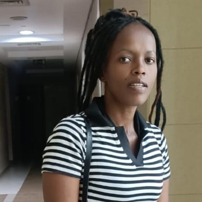 مربية أطفال في دبي: Lucy