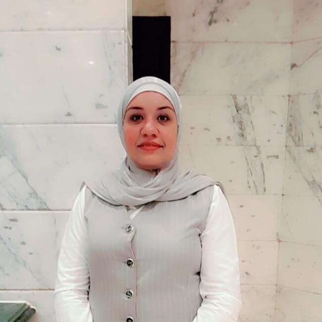 Babysitter in Minya: عبير