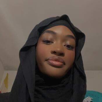 Babysitter in Nîmes: Kaniza