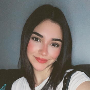 Babysitter in Santa Ana: Andrea Cuéllar