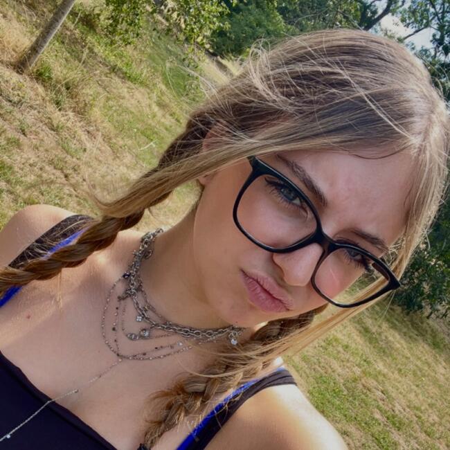 Babysitter in Tours: Léna