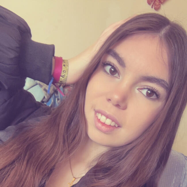 Babysitter in Paris: Camille
