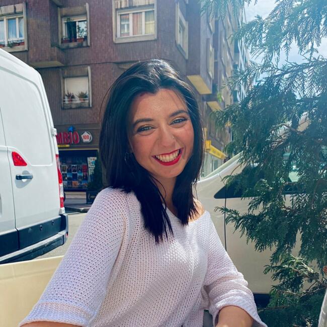 Babysitter in Oviedo: Alicia