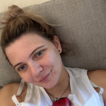 Babysitter in Darlington: Kathryn
