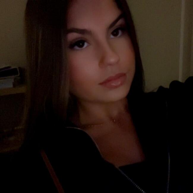 Babysitter in Mézières-sur-Seine: Camille