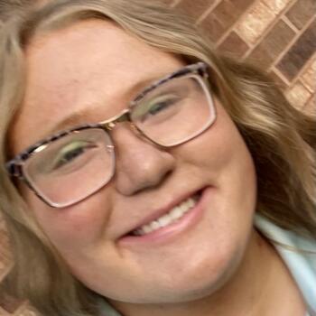 Babysitter in Claremore: Cambry
