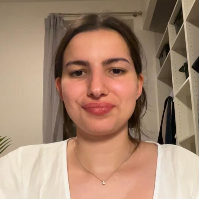 Babysitter in Bordeaux: Solene