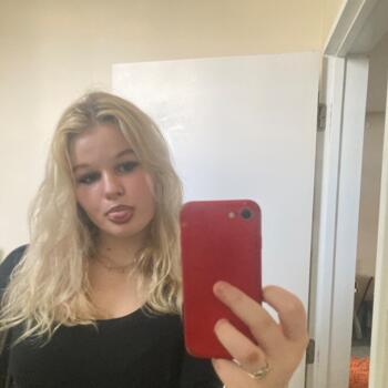 Babysitter in Auckland: Kayla