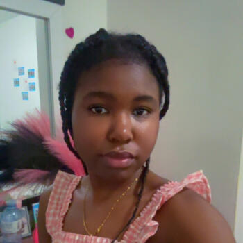 Babysitter Vieux-Saint-Laurent: Rose Anchemania