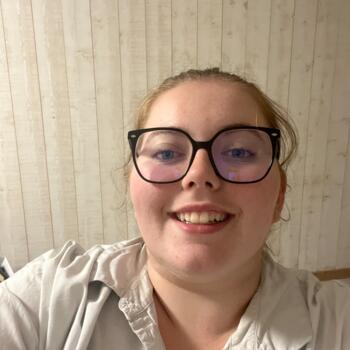 Baby-sitter in Le Mans: Julya