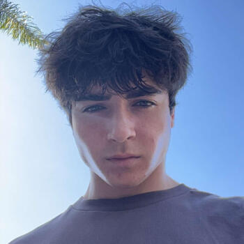 Babysitter in Sunshine Coast: Luka